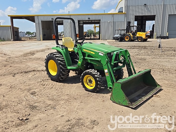 2009-john-deere-3038e-image-7