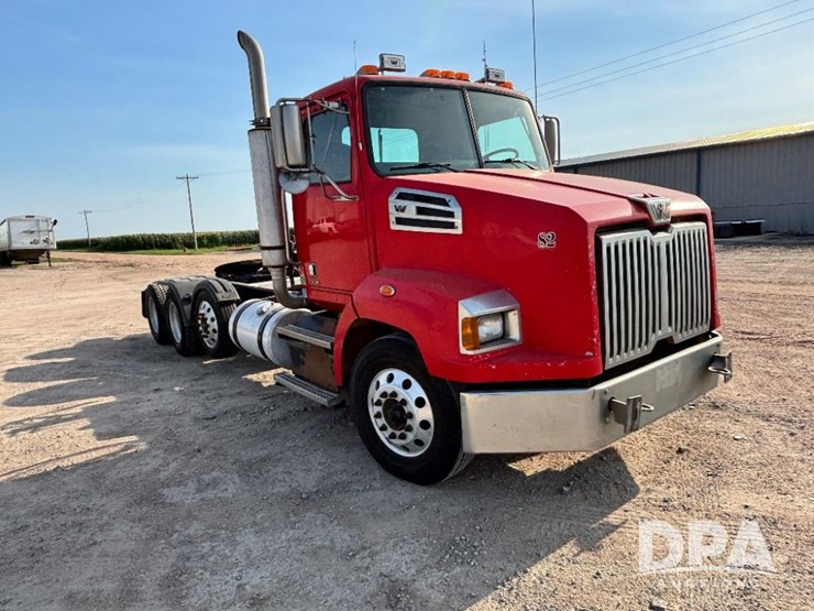 2017-western-star-w4700sb-day-cab-truck-(gp11329,-unit-82)-image-5