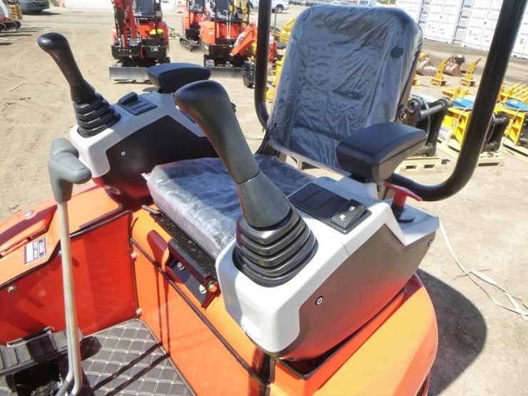 2025-tpm-16-hydraulic-excavator-image-21