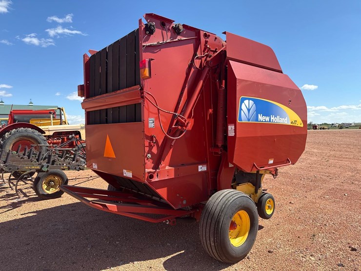 new-holland-br7090-image-6