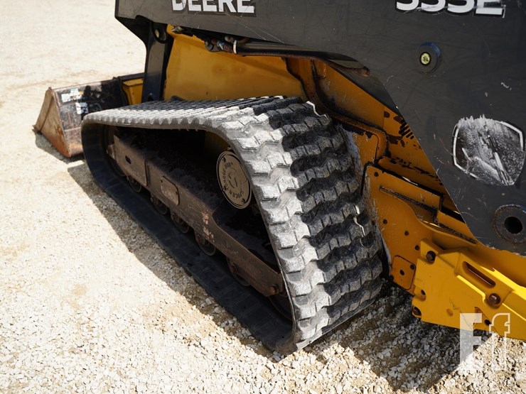 2015-deere-333e-image-25