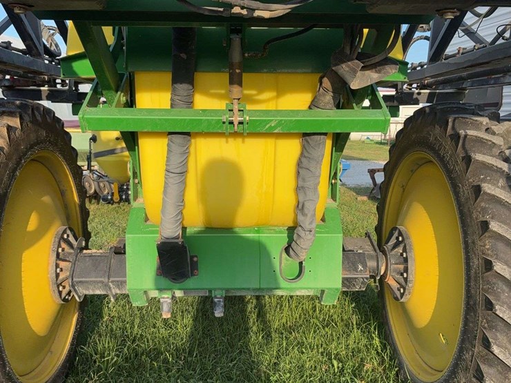 top-air-1200-sprayer,-90ft-boom,-monitor-control-box,-manual,-hydraulic-drive,-1200-gallon-tank,-used-this-spring,-20"-spacing,-320/90r46-tires-image-13