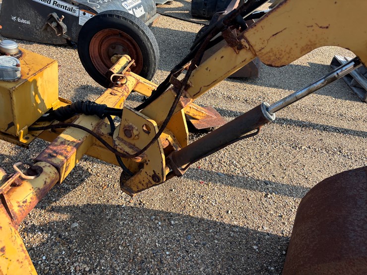 #3470-•-self-propelled-backhoe-image-8