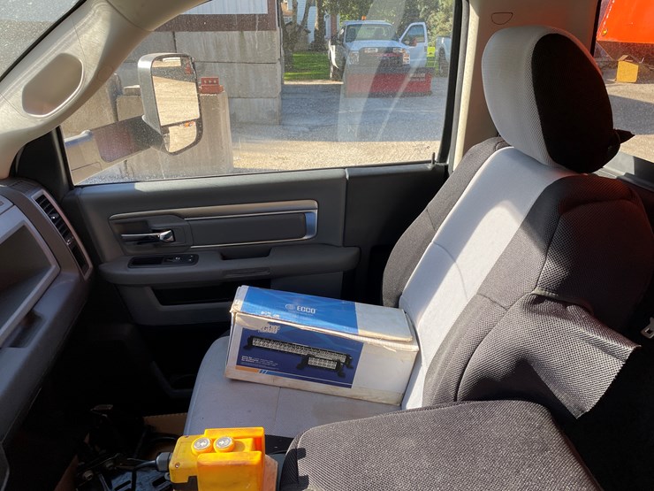 2018-dodge-ram-3500-image-53