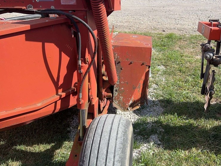 new-holland-411-image-4