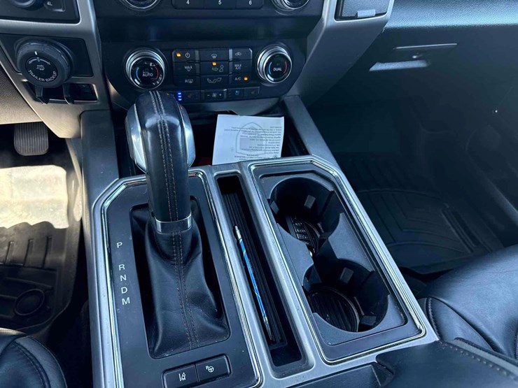 2020-ford-f150-platinum-image-37