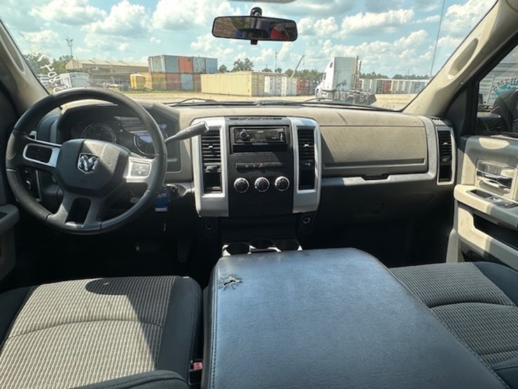 2011-dodge-ram-1500-image-30