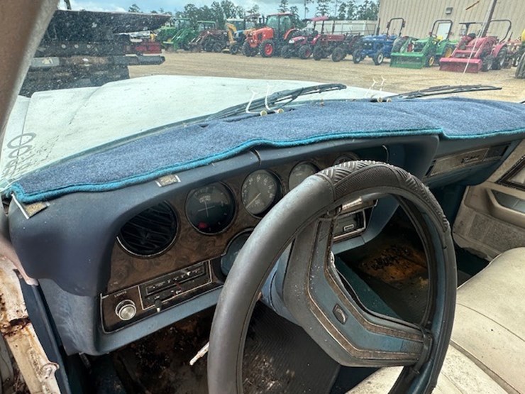 #22600-•-1978-ford-thunderbird-|-for-parts-&-repairs-only-image-25
