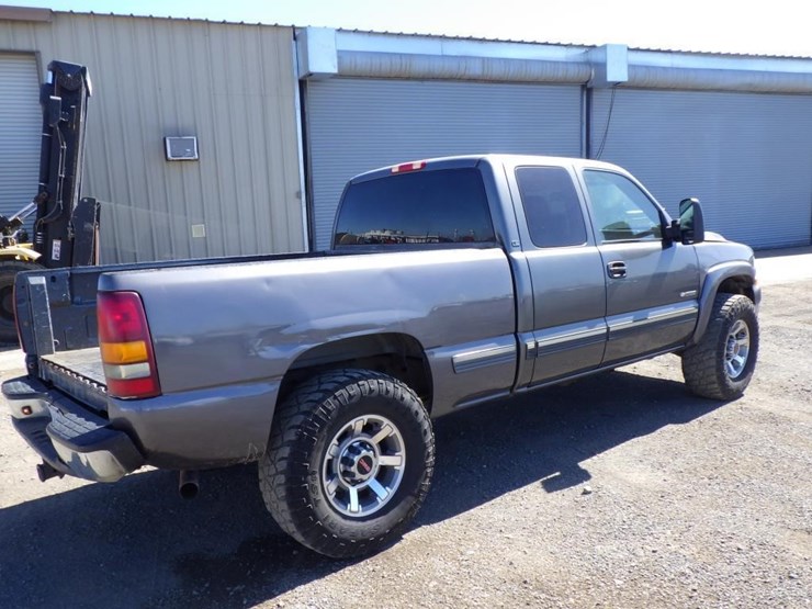2002-chevrolet-2500-image-3
