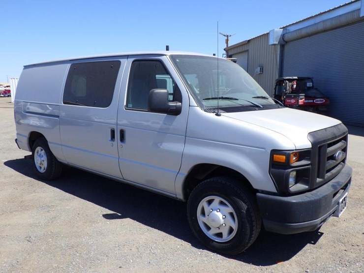2008-ford-cargo-image-2