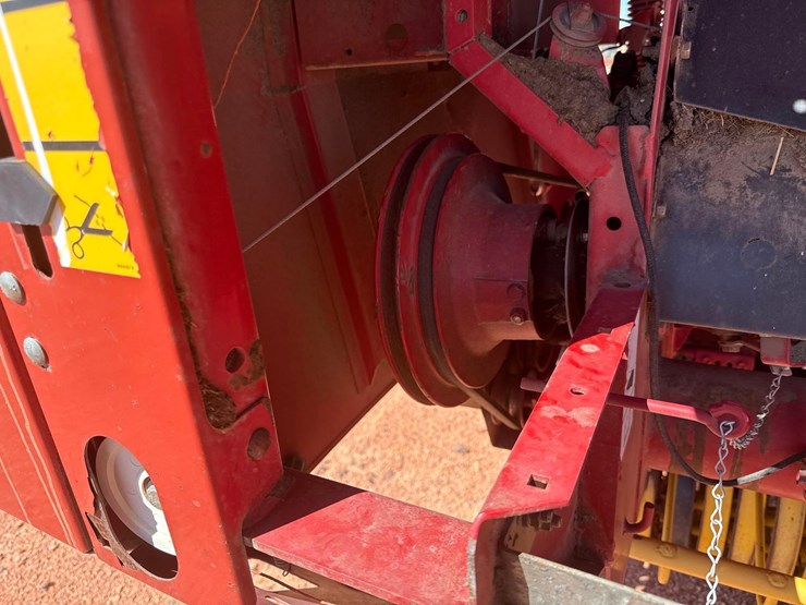 new-holland-br7090-image-10