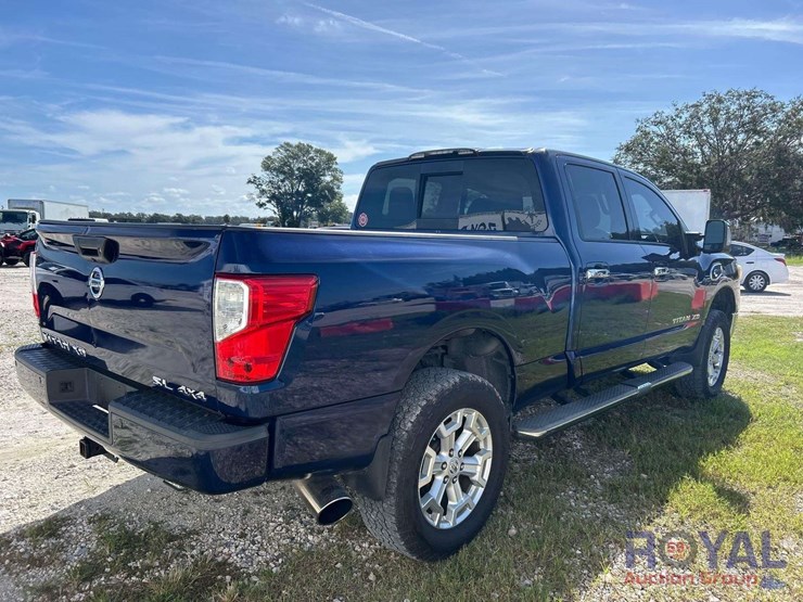 2016-nissan-titan-image-3