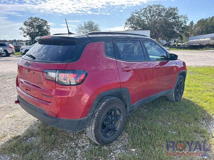 2023-jeep-compass-image-3