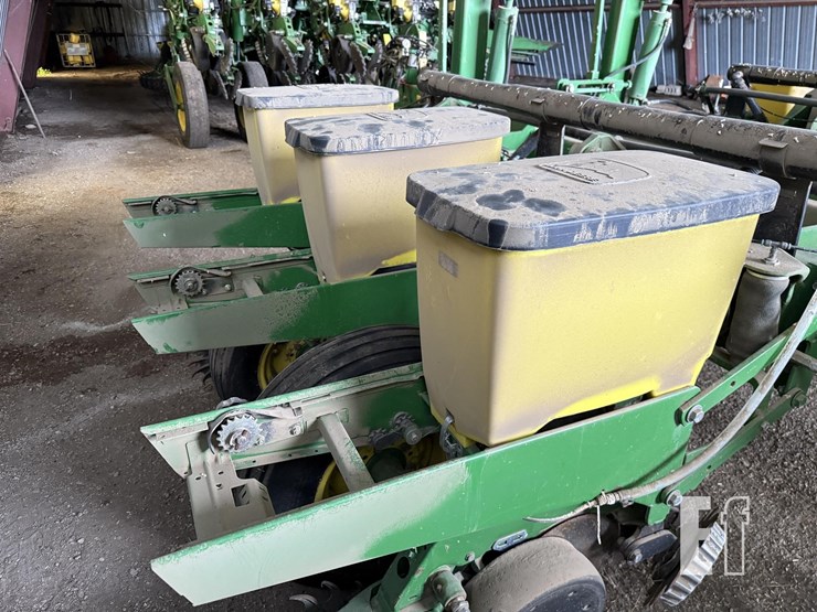 1997-john-deere-1770-image-13