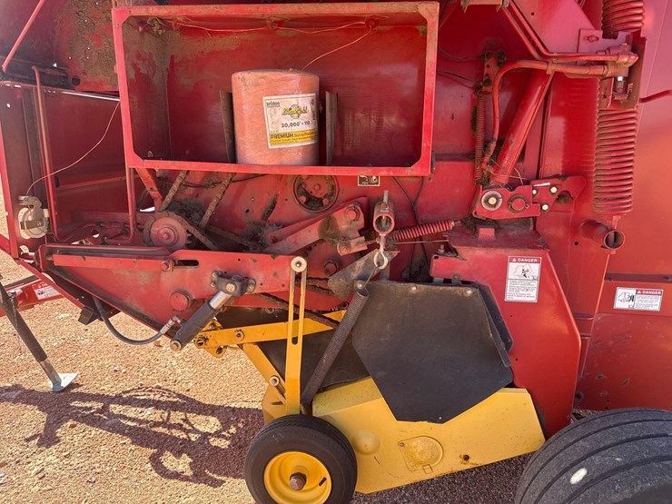 new-holland-br7090-image-16