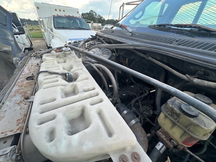 2000-ford-f650-image-63