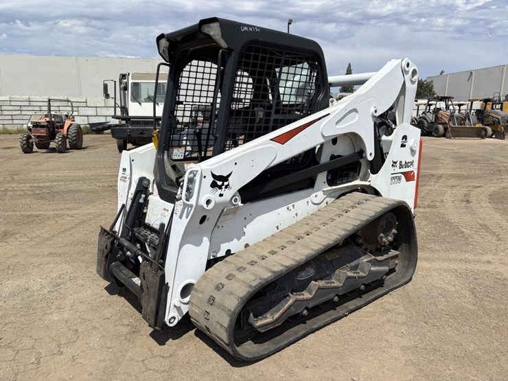 2017-bobcat-t770-image-1