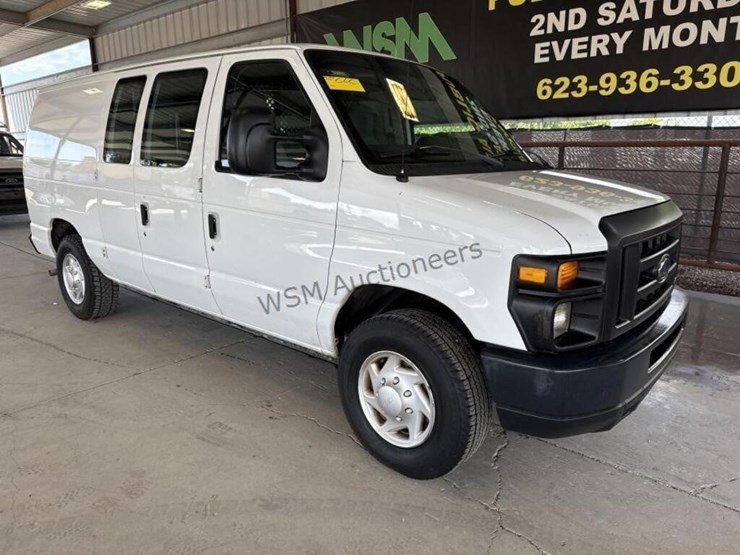 2012-ford-cargo-image-2