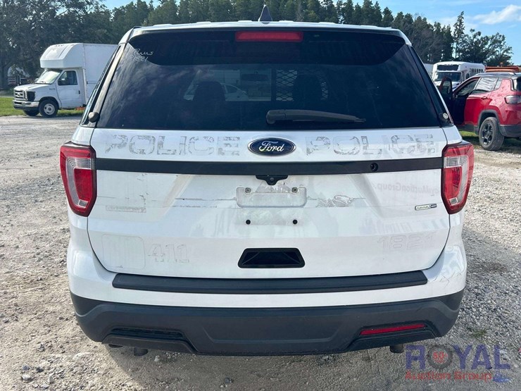 2018-ford-explorer-image-3
