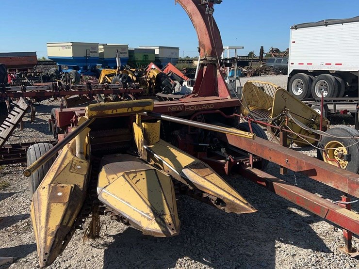 new-holland-890-image-2
