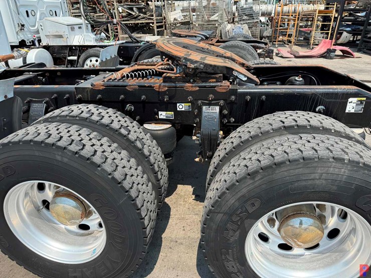 2013-peterbilt-367-image-6