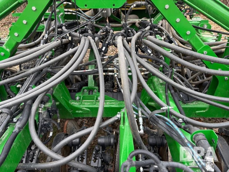 2022-john-deere-n530c-image-25