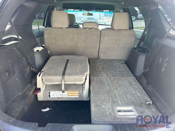 2013-ford-explorer-image-26