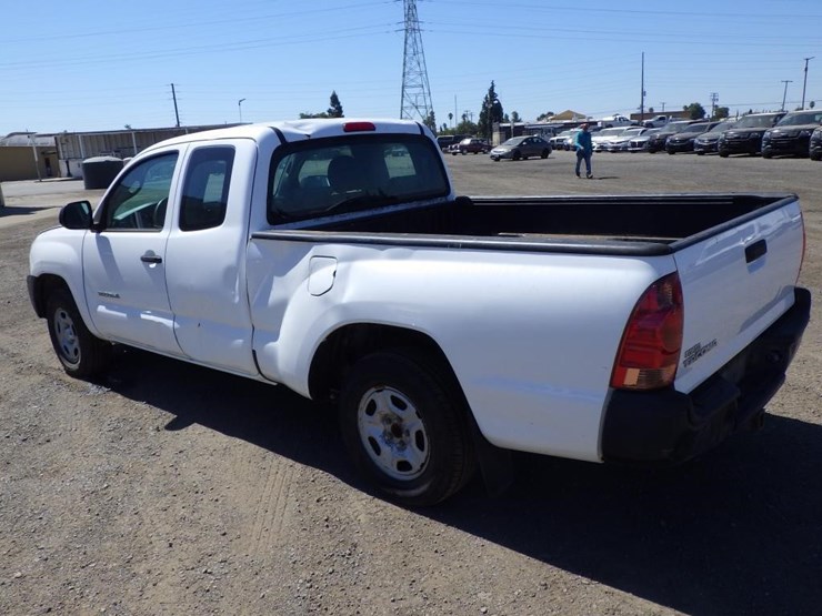 2015-toyota-tacoma-image-4
