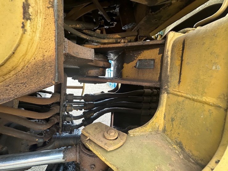 caterpillar-918f-image-33