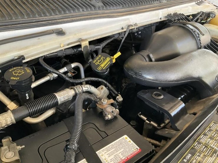 2012-ford-cargo-image-12