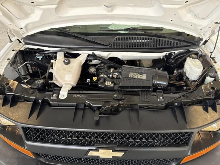 2013-chevrolet-express-2500-image-12
