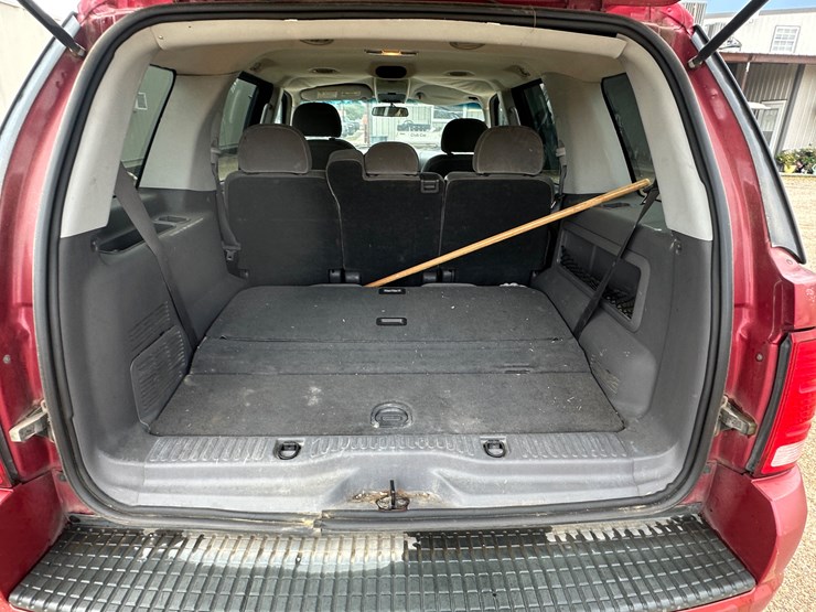 2005-ford-explorer-image-23