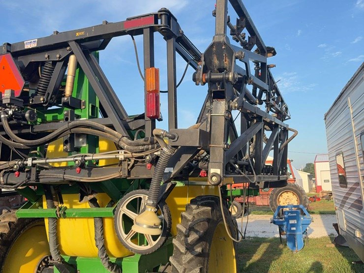 top-air-1200-sprayer,-90ft-boom,-monitor-control-box,-manual,-hydraulic-drive,-1200-gallon-tank,-used-this-spring,-20"-spacing,-320/90r46-tires-image-9