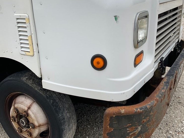 2007-freightliner-mt45-image-4