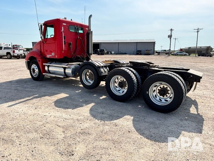 2006-freightliner-columbia-day-cab-truck-(gp11331,-unit-88)-image-11