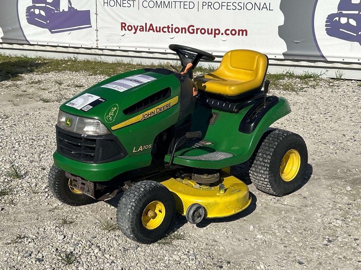 2010-john-deere-la105-image-1