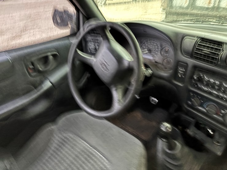 1999-chevrolet-s10-image-6