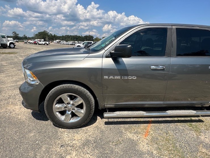 2011-dodge-ram-1500-image-13