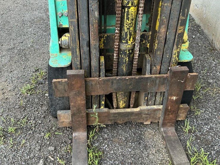 #305-•-mitsubishi-forklift-image-13