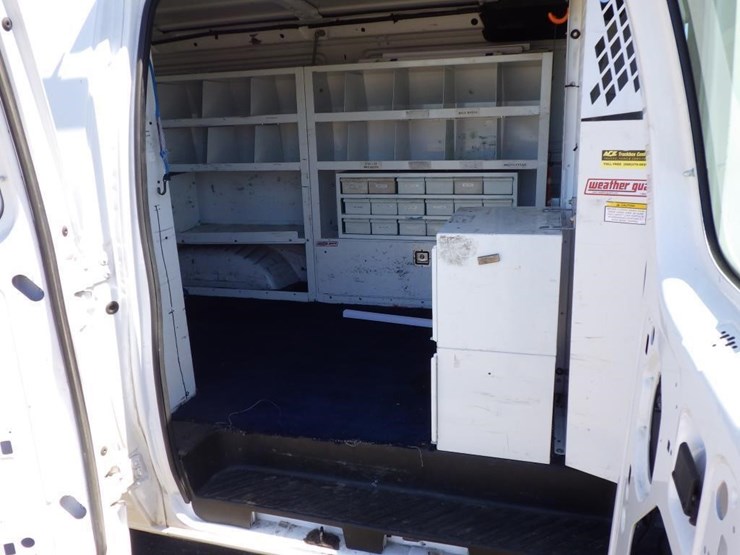 2011-ford-cargo-image-7