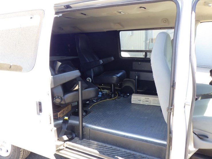 2008-ford-cargo-image-7