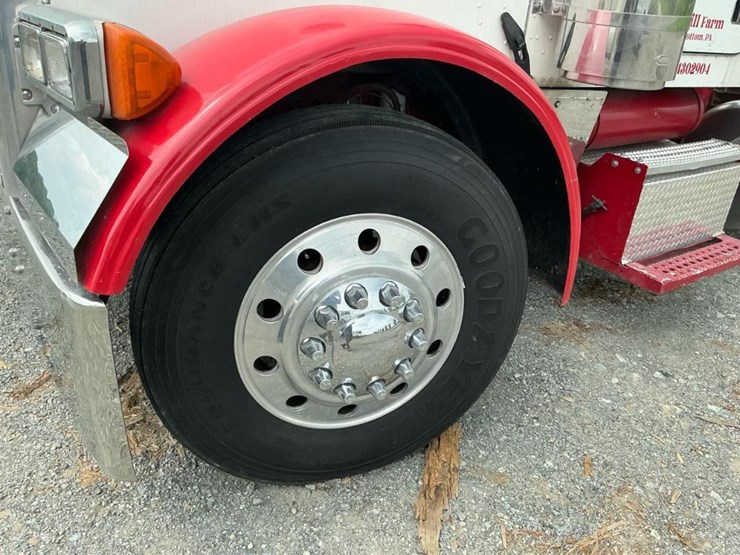 #502-•-2004-peterbilt-truck-image-17