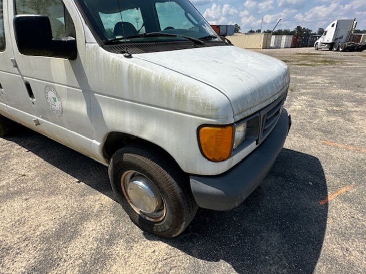 2007-ford-e350-image-18