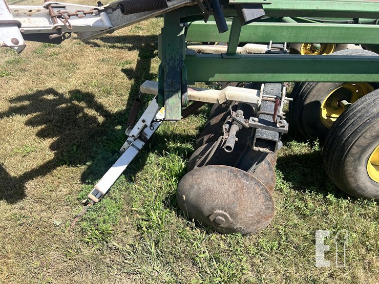 john-deere-230-image-7
