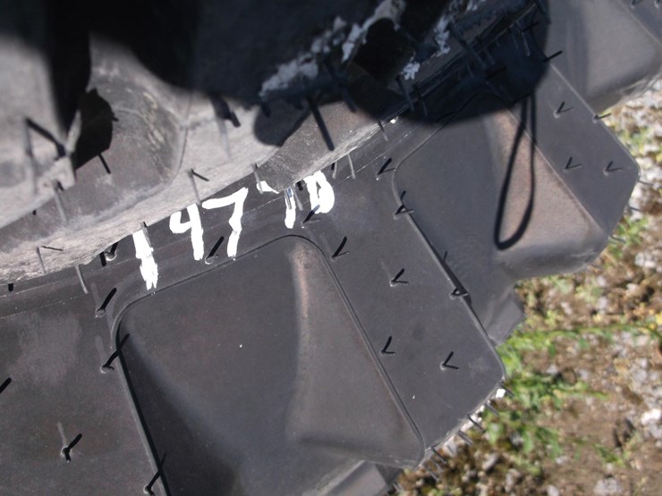 set-of-ag-r4-wheels-and-tires-image-5