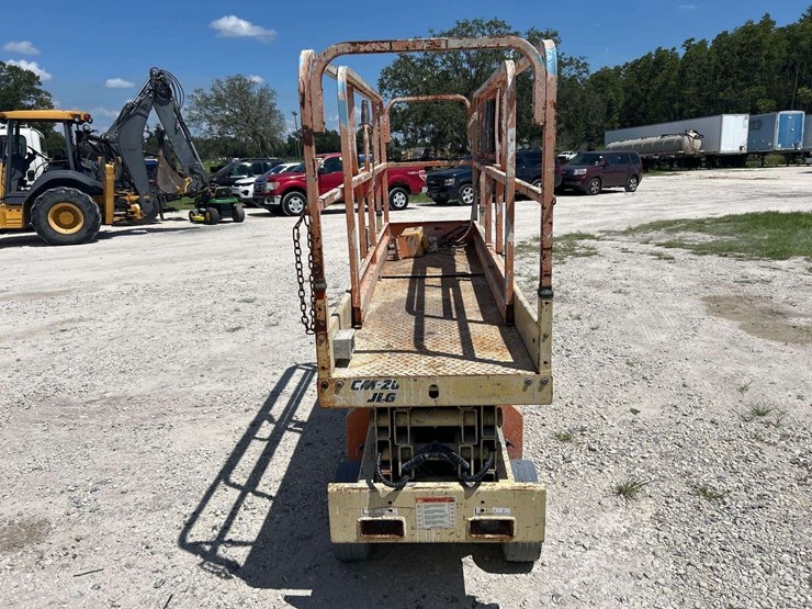 1996-jlg-commander-cm2033-20ft-electric-scissor-lift-image-11