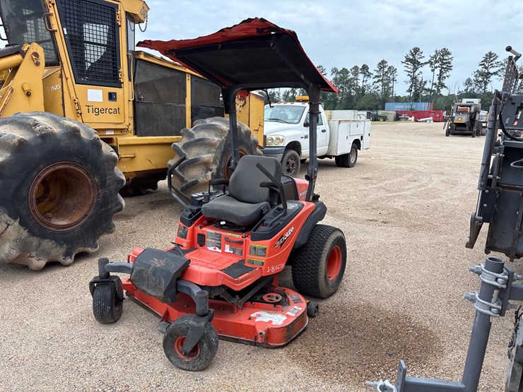 kubota-zd326-image-1