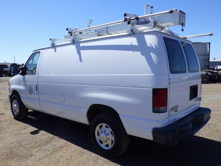 2011-ford-cargo-image-4