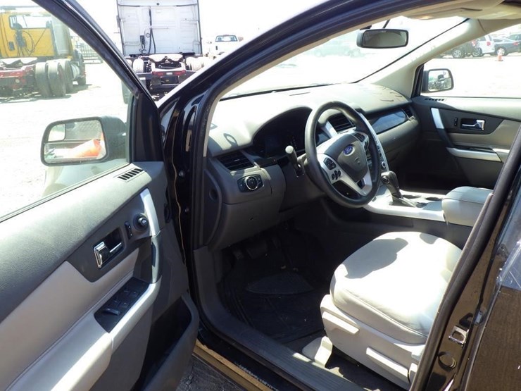 2013-ford-edge-image-5