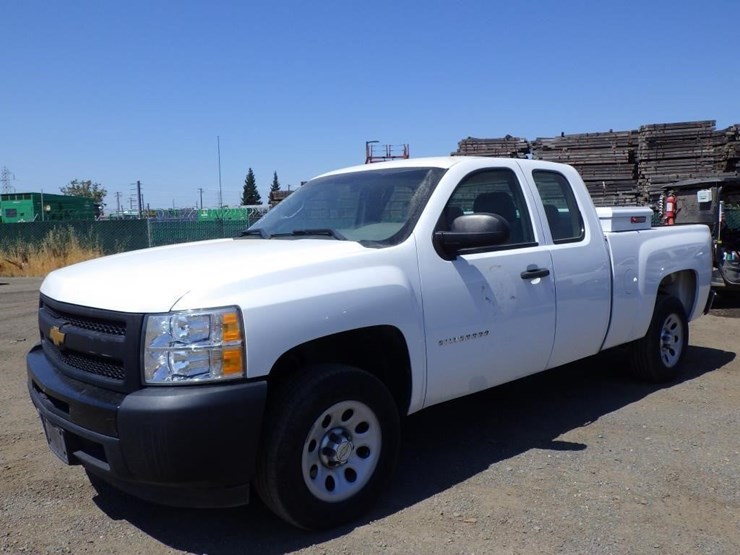2013-chevrolet-1500-image-1